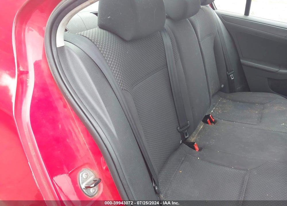 2013 VOLKSWAGEN JETTA 2.0L S VIN: 3VW2K7AJ2DM293743