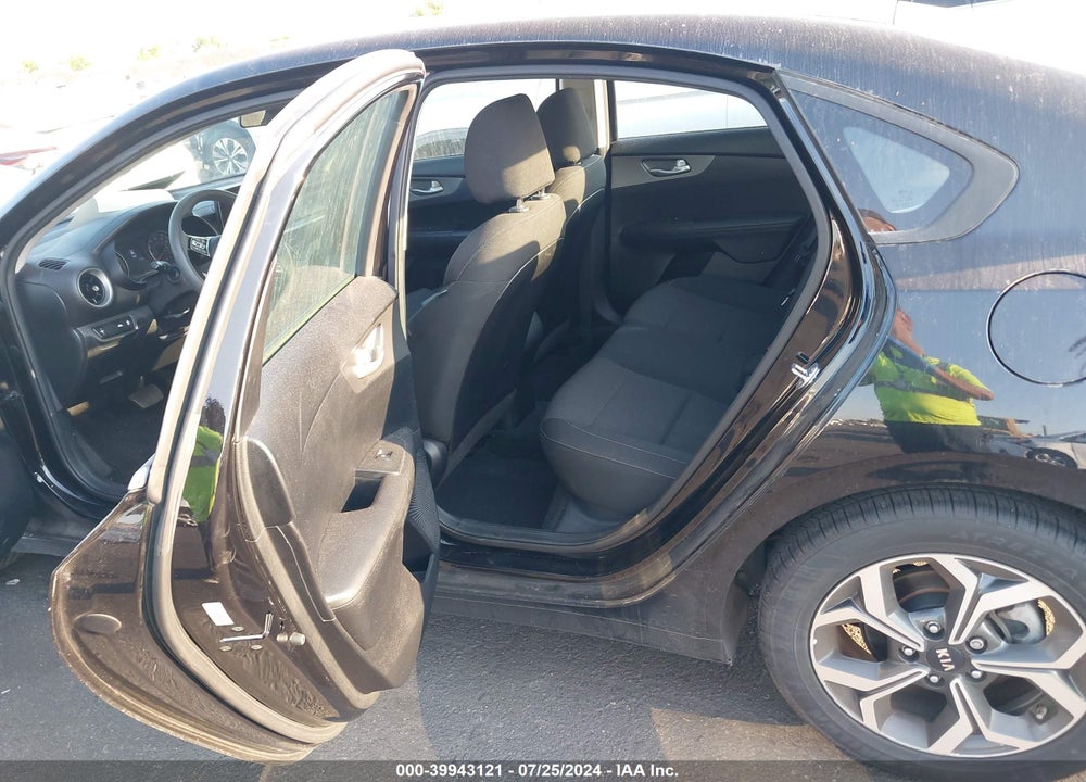 2019 KIA FORTE LXS VIN: 3KPF24AD1KE034245