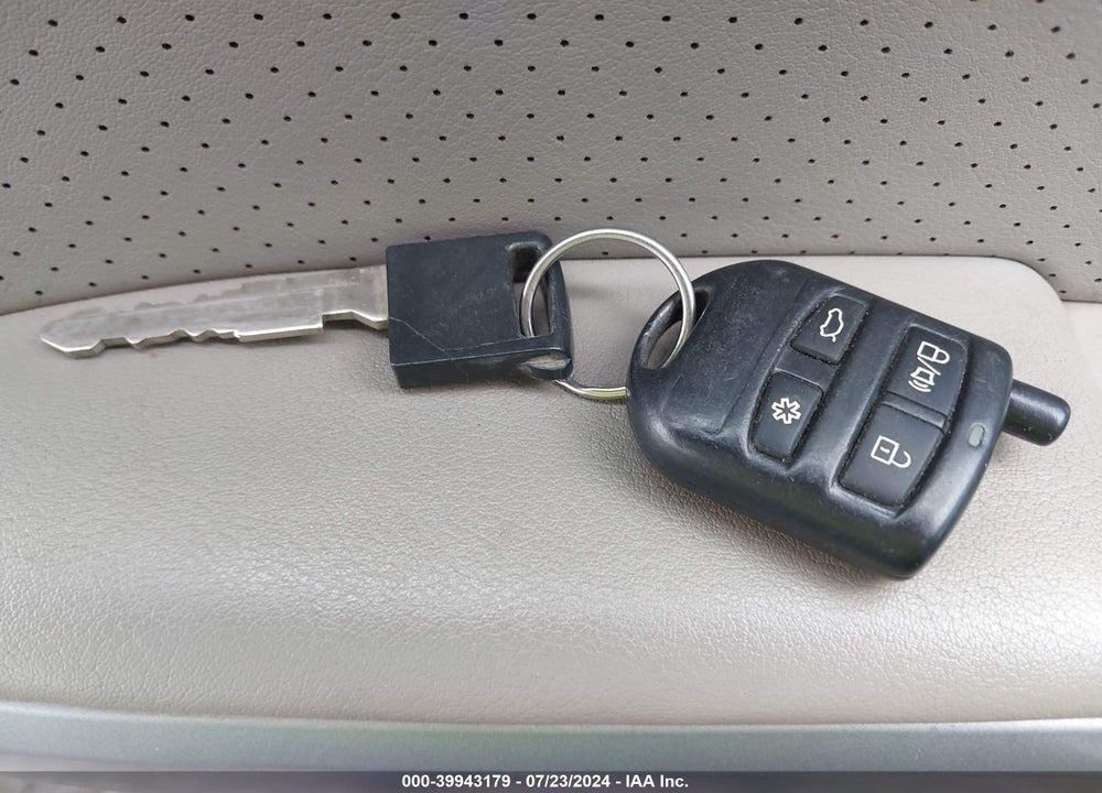 2011 SUZUKI GRAND VITARA LIMITED VIN: JS3TD0D77B4100053