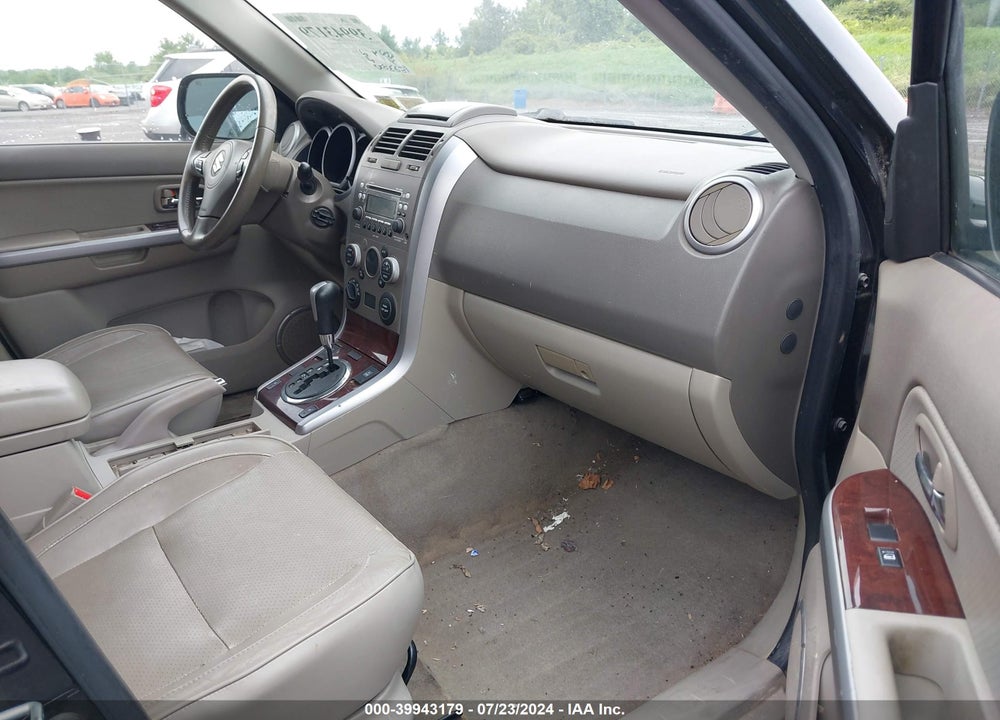 2011 SUZUKI GRAND VITARA LIMITED VIN: JS3TD0D77B4100053