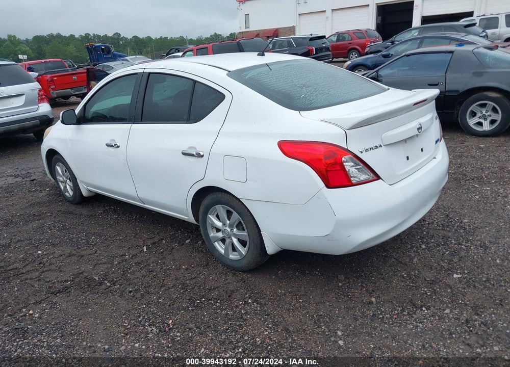 2013 NISSAN VERSA 1.6 SL VIN: 3N1CN7AP1DL885369
