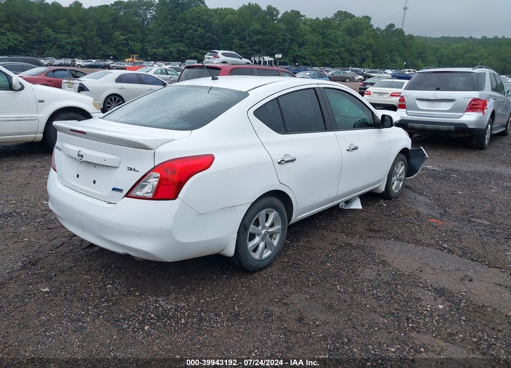 2013 NISSAN VERSA 1.6 SL VIN: 3N1CN7AP1DL885369