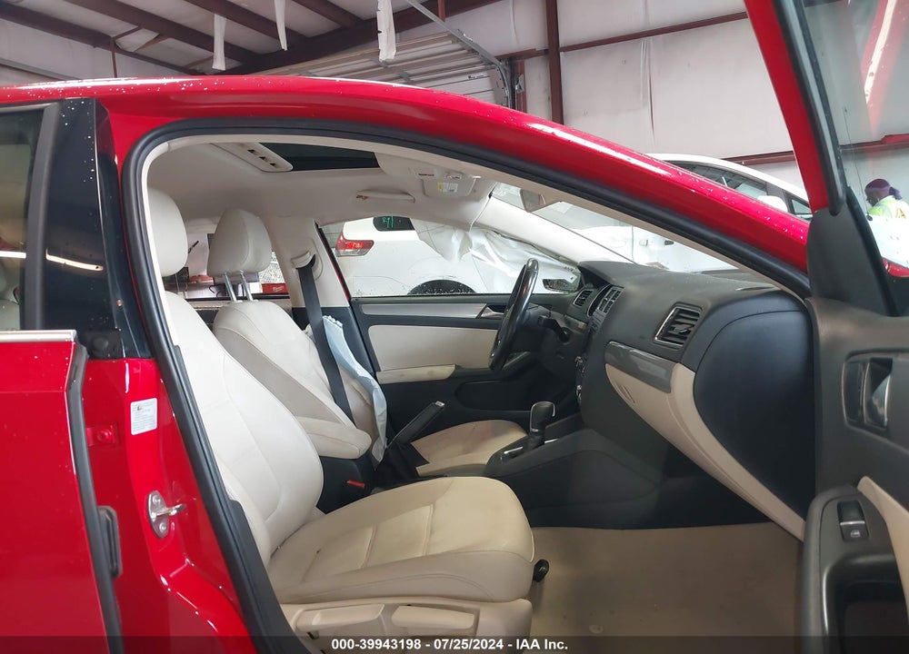 2015 VOLKSWAGEN JETTA 1.8T SE VIN: 3VWD07AJ4FM321771