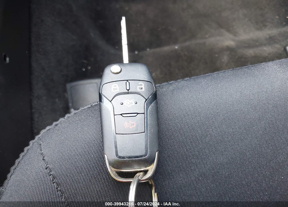 2015 FORD FUSION SE VIN: 3FA6P0HD6FR251861