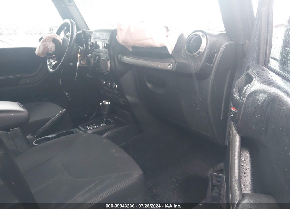 2018 JEEP WRANGLER JK UNLIMITED SPORT S 4X4 VIN: 1C4BJWDG6JL860680