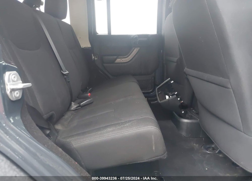 2018 JEEP WRANGLER JK UNLIMITED SPORT S 4X4 VIN: 1C4BJWDG6JL860680
