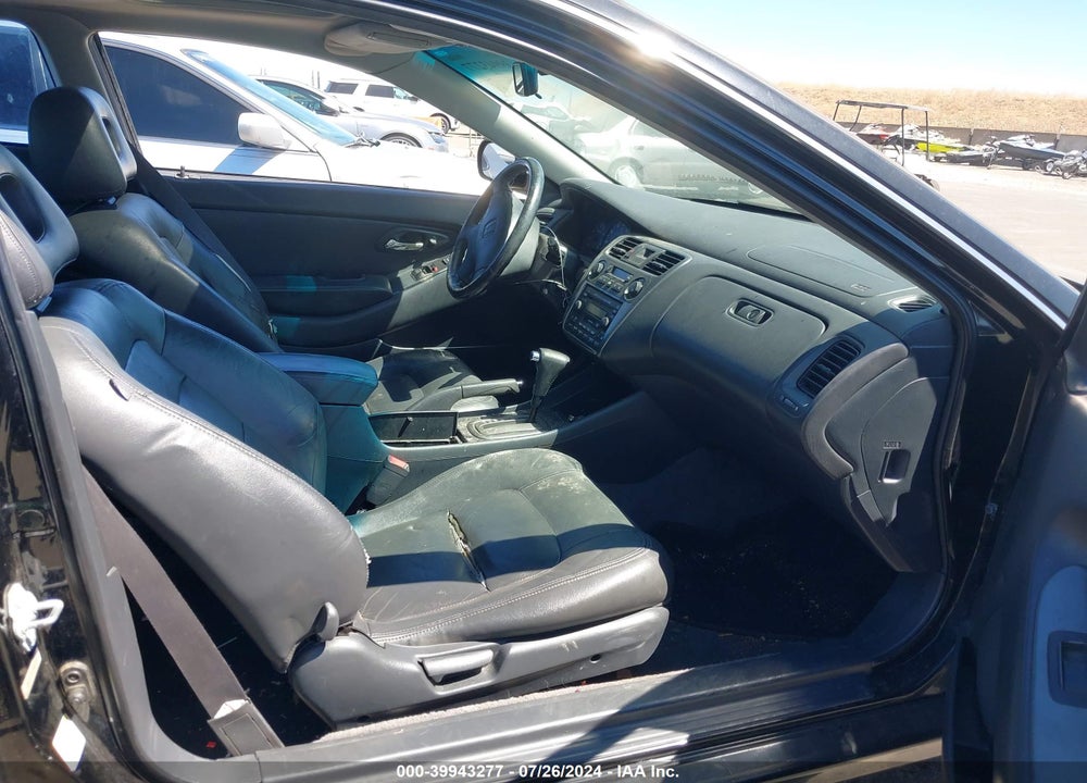 2001 HONDA ACCORD 3.0 EX VIN: 1HGCG225X1A015910