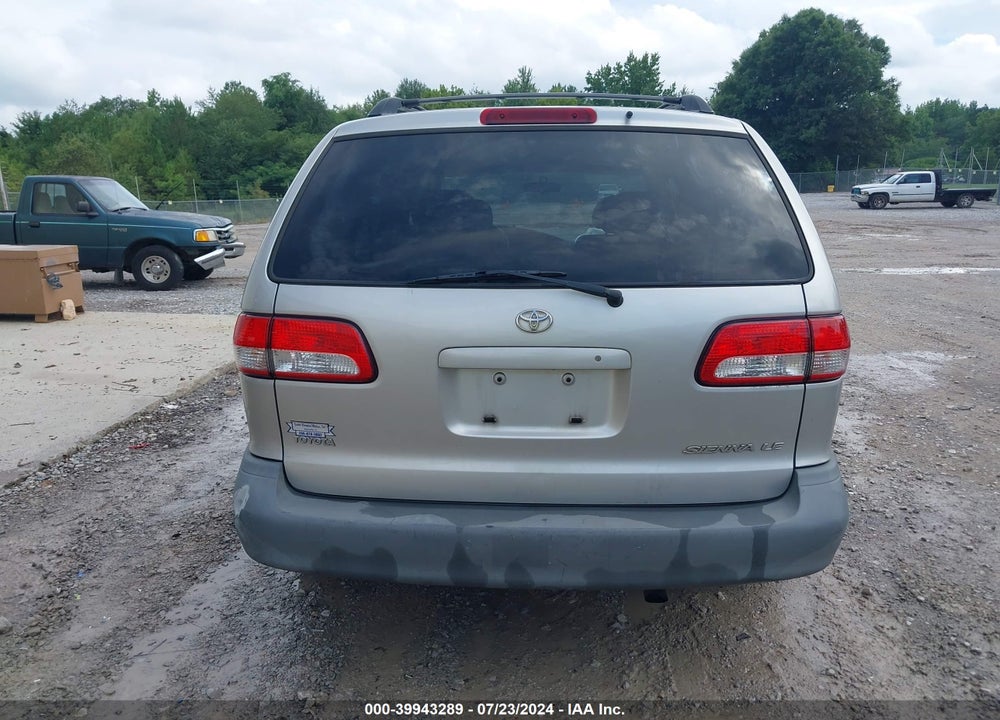 2002 TOYOTA SIENNA VIN: 4T3ZF13C82U438667