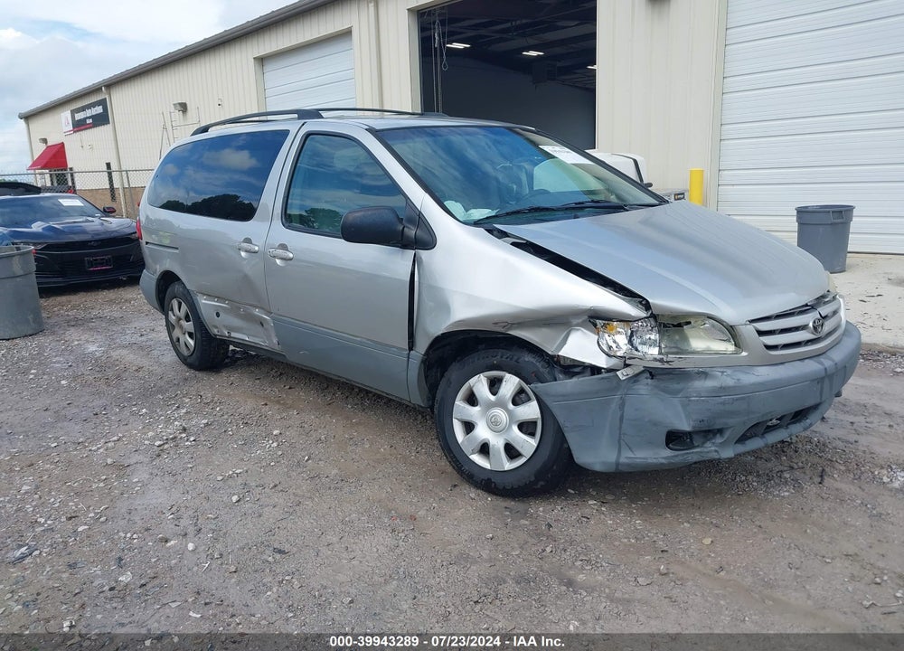 2002 TOYOTA SIENNA VIN: 4T3ZF13C82U438667