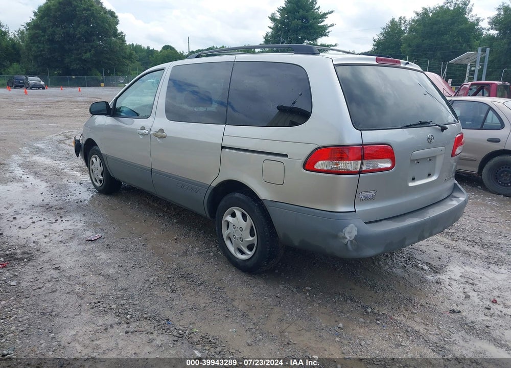 2002 TOYOTA SIENNA VIN: 4T3ZF13C82U438667