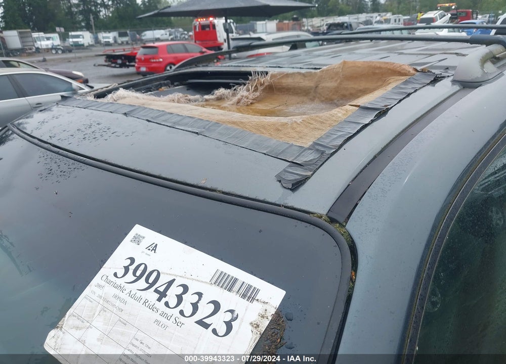 2005 HONDA PILOT EX-L VIN: 2HKYF18525H542928