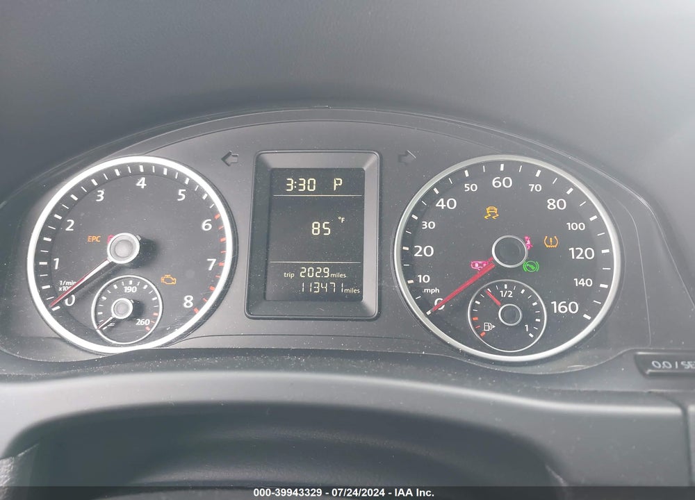 2010 VOLKSWAGEN TIGUAN S VIN: WVGAV7AX0AW518789