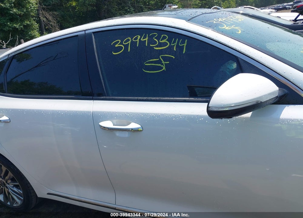 2019 KIA OPTIMA SX TURBO VIN: 5XXGV4L28KG291241