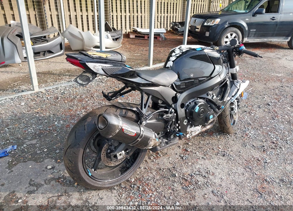 2020 SUZUKI GSX-R600 VIN: JS1GN7FAXL7100024