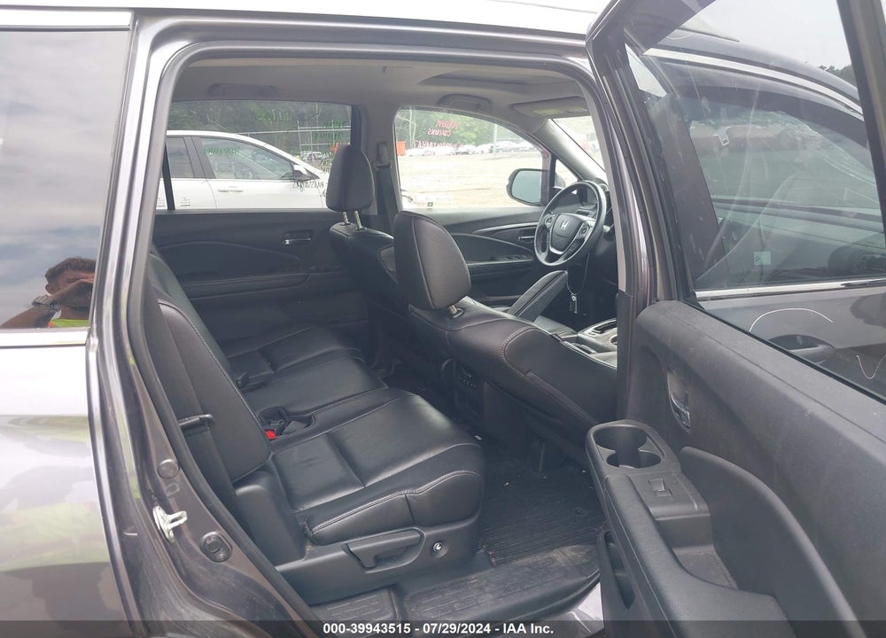 2017 HONDA PILOT EX-L VIN: 5FNYF6H5XHB048140