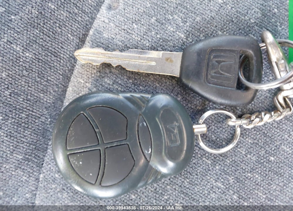 2002 HONDA ACCORD 2.3 VP VIN: 1HGCF86652A173971