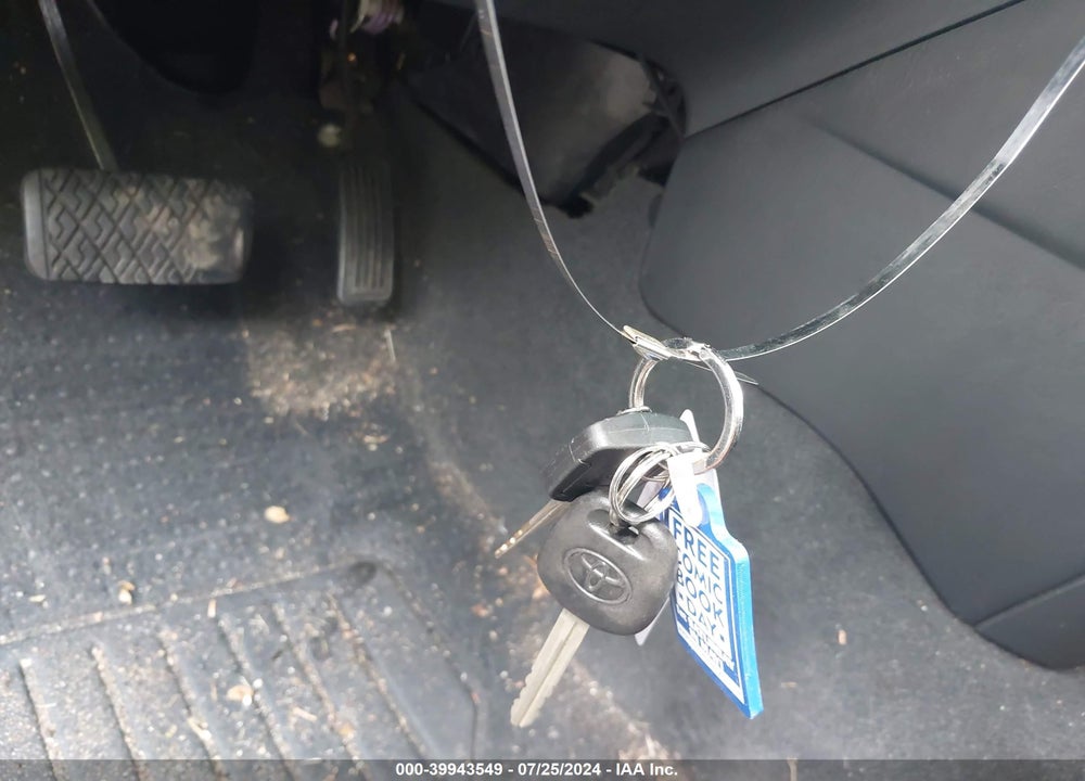 2005 TOYOTA MATRIX/XR VIN: 2T1KR30E85C493015