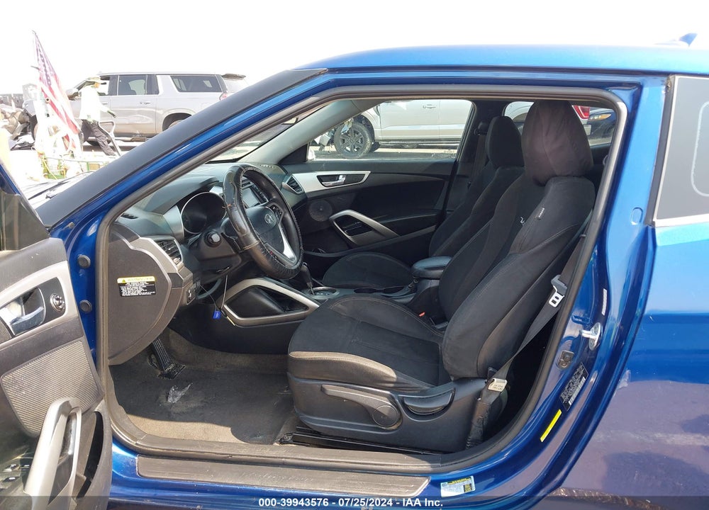 2016 HYUNDAI VELOSTER VIN: KMHTC6AD5GU300642