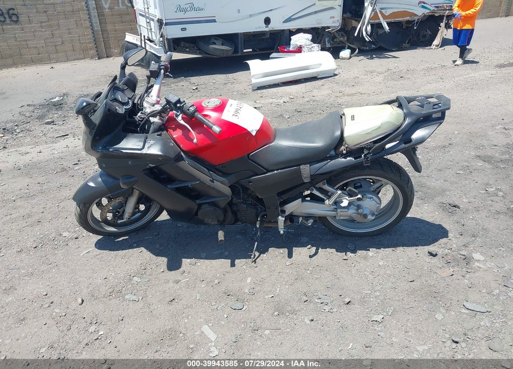 2004 YAMAHA FJR1300 VIN: JYARP07E54A002276