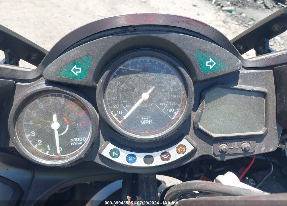 2004 YAMAHA FJR1300 VIN: JYARP07E54A002276