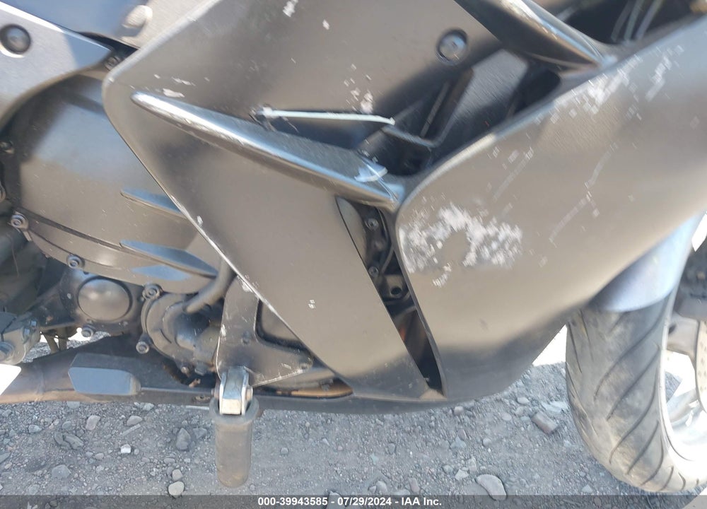 2004 YAMAHA FJR1300 VIN: JYARP07E54A002276