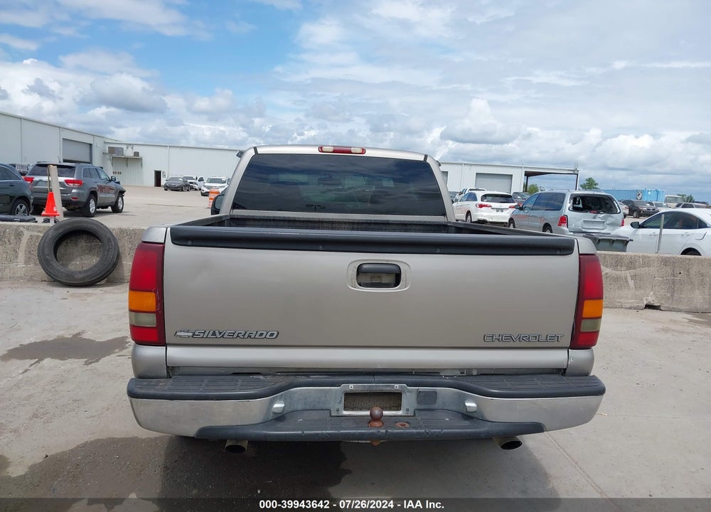 2001 CHEVROLET SILVERADO 1500 LS VIN: 2GCEC19T811359960