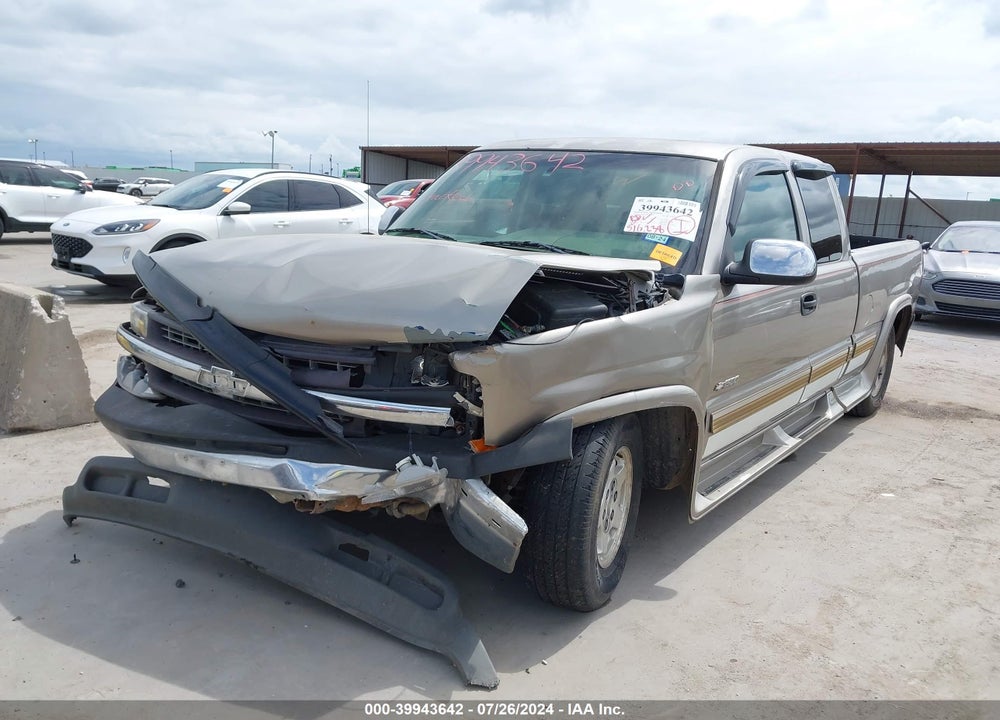 2001 CHEVROLET SILVERADO 1500 LS VIN: 2GCEC19T811359960