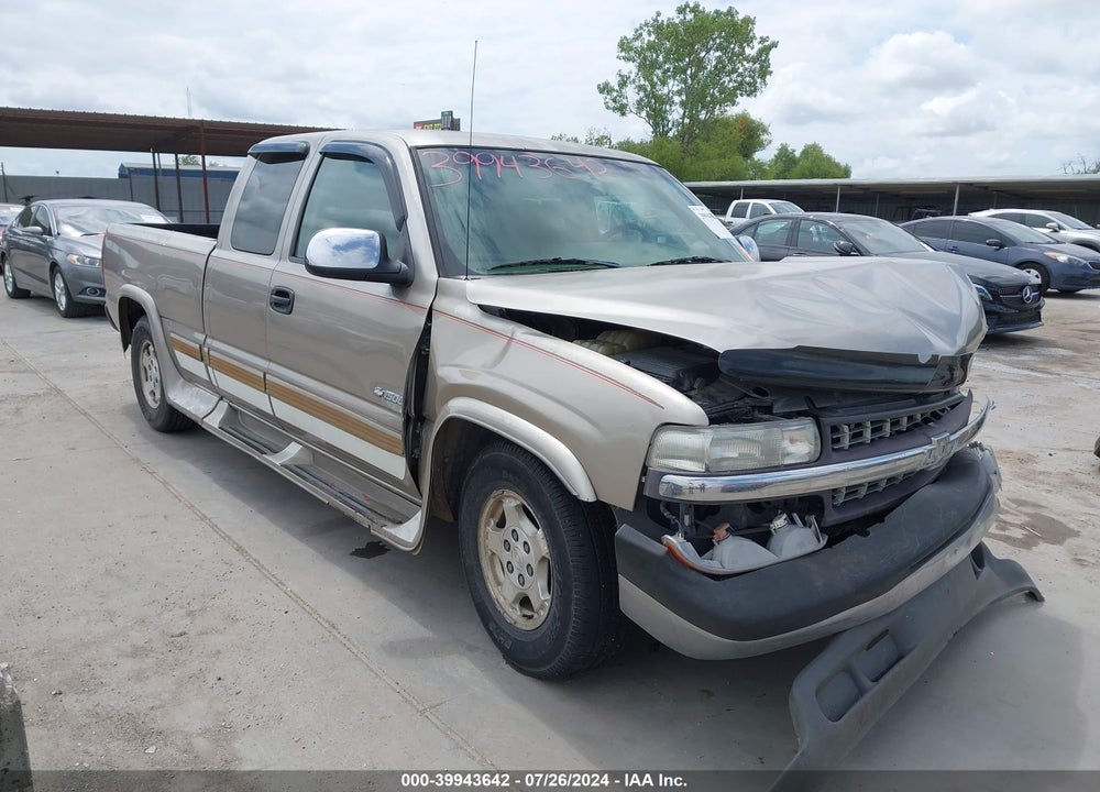 2001 CHEVROLET SILVERADO 1500 LS VIN: 2GCEC19T811359960
