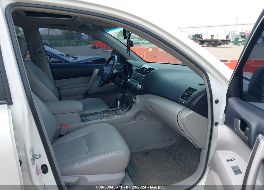 2010 TOYOTA HIGHLANDER SE V6 VIN: 5TDJK3EH7AS035213