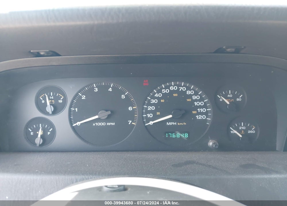 1999 JEEP GRAND CHEROKEE LAREDO VIN: 1J4G258S8XC650631