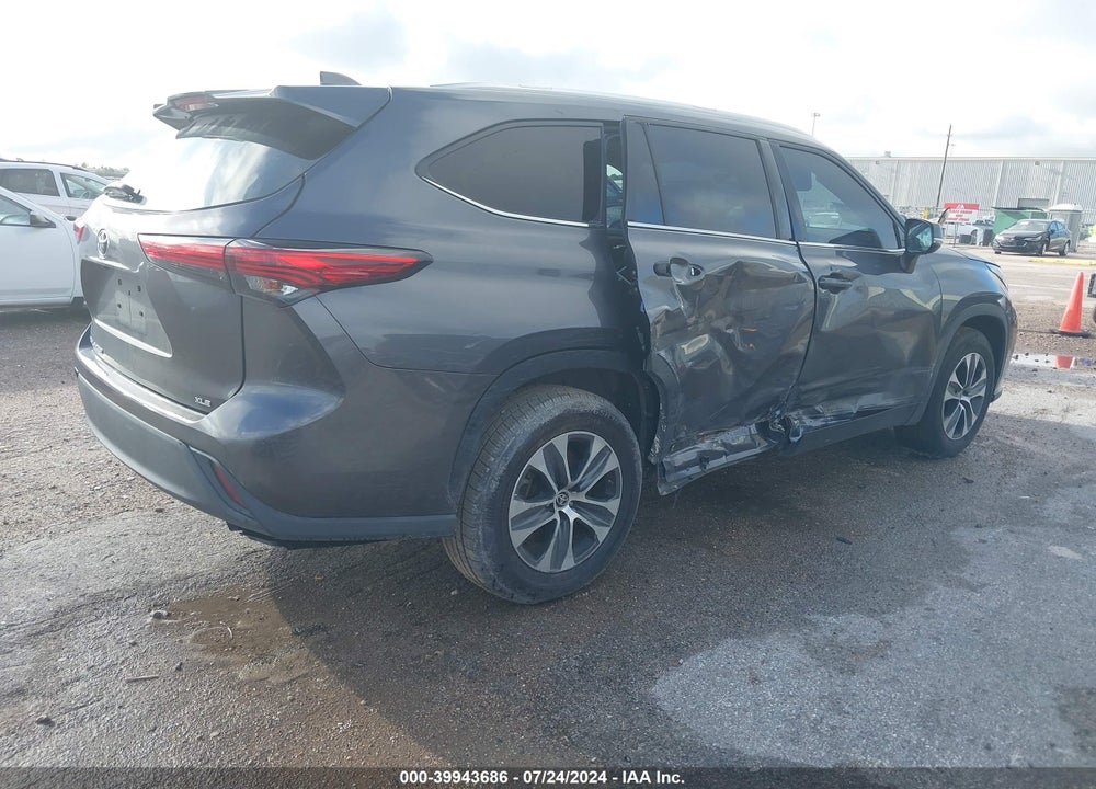2021 TOYOTA HIGHLANDER XLE VIN: 5TDGZRAH1MS047182