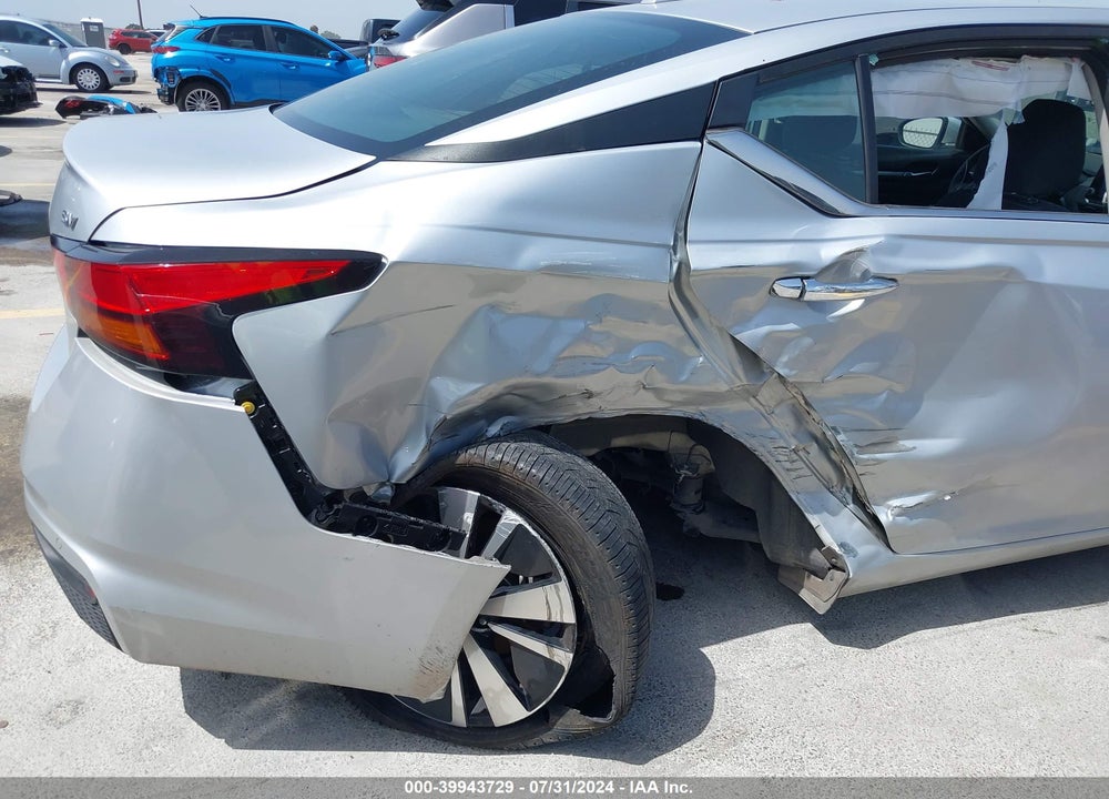 2022 NISSAN ALTIMA SV FWD VIN: 1N4BL4DV2NN302127