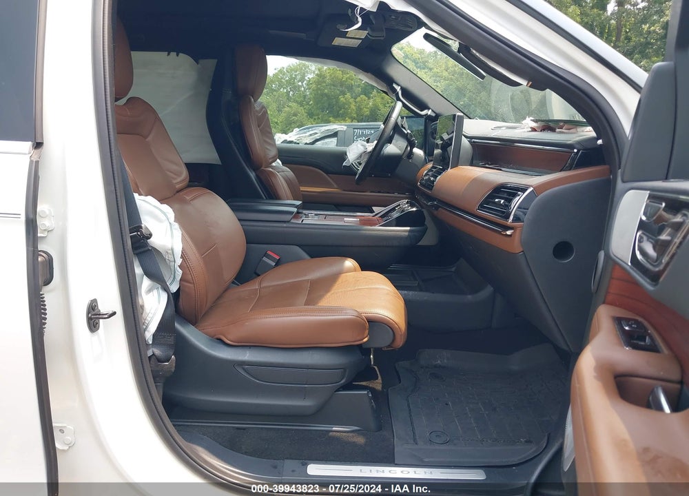 2023 LINCOLN NAVIGATOR RESERVE L VIN: 5LMJJ3LG9PEL04820