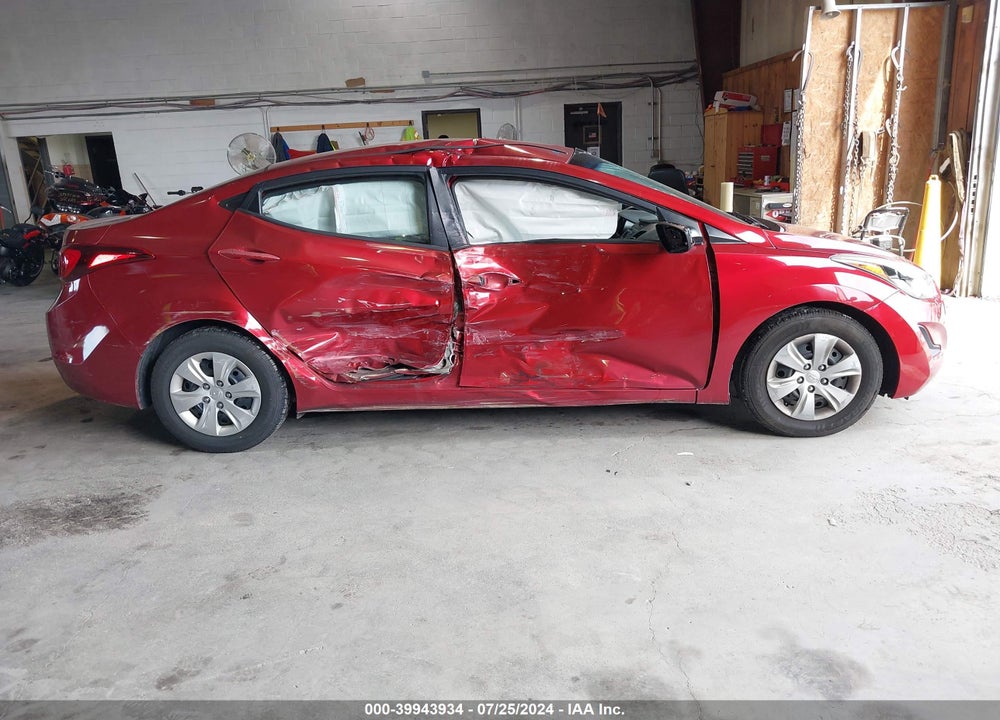 2016 HYUNDAI ELANTRA SE VIN: 5NPDH4AE5GH762510