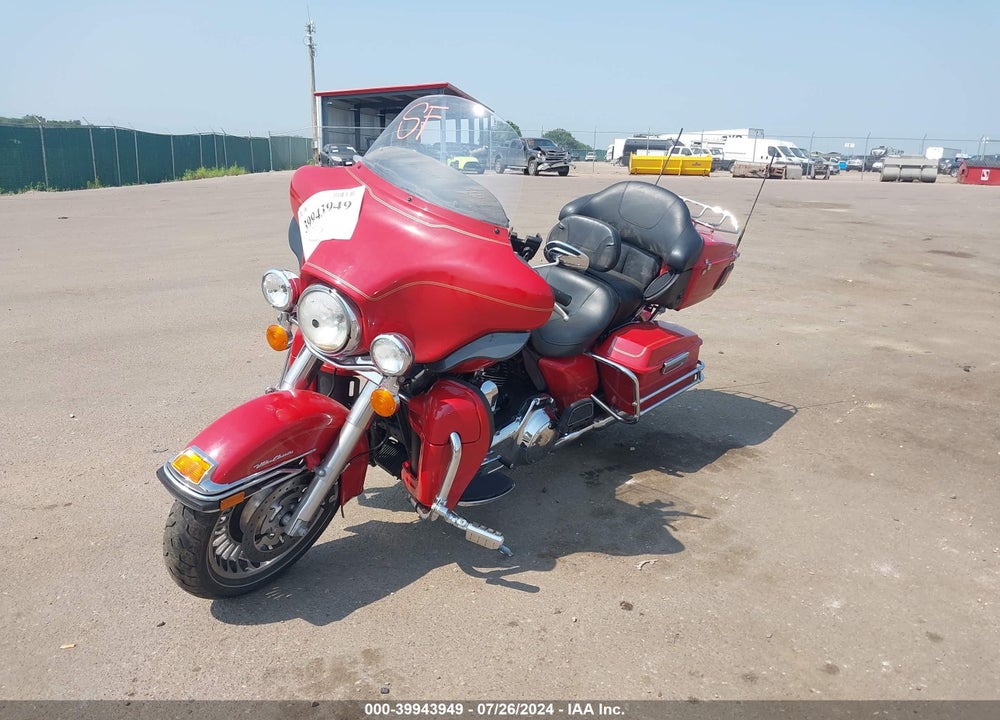 2011 HARLEY-DAVIDSON FLHTCU SHRINE VIN: 1HD1FL417BB663174