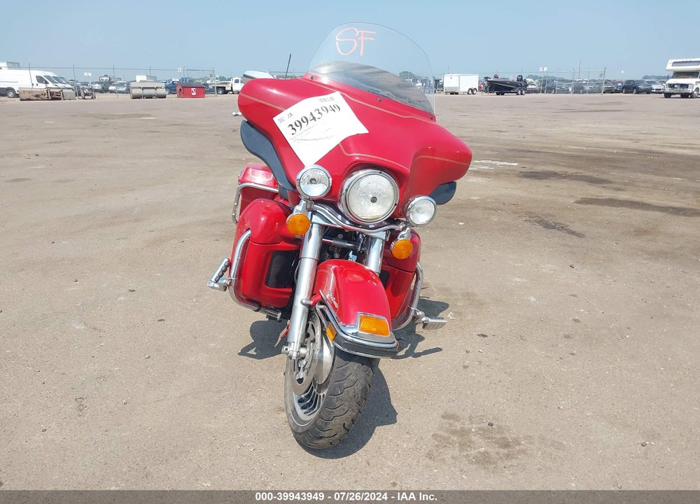 2011 HARLEY-DAVIDSON FLHTCU SHRINE VIN: 1HD1FL417BB663174