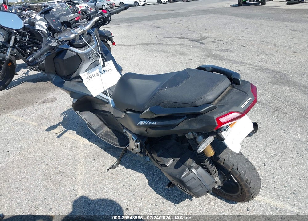 2021 HONDA ADV150 A VIN: MLHKF3858M5001444