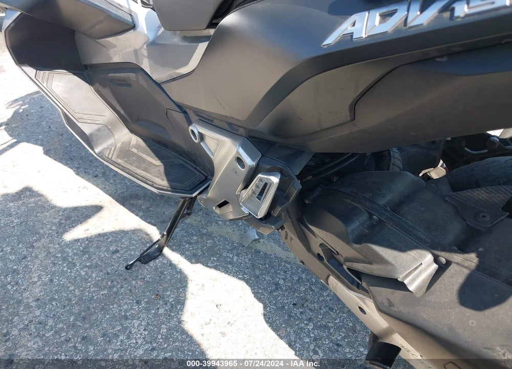 2021 HONDA ADV150 A VIN: MLHKF3858M5001444