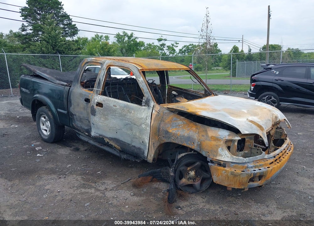 2001 TOYOTA TUNDRA LTD V8 VIN: 5TBBT48171S167421