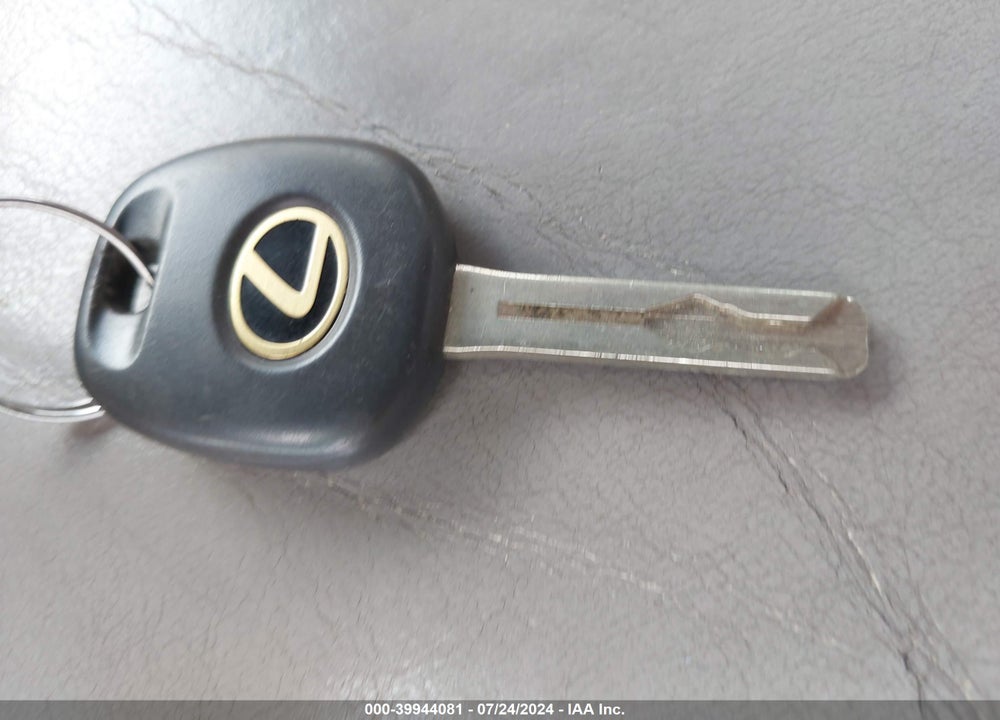 2003 LEXUS ES 300 VIN: JTHBF30G530120028