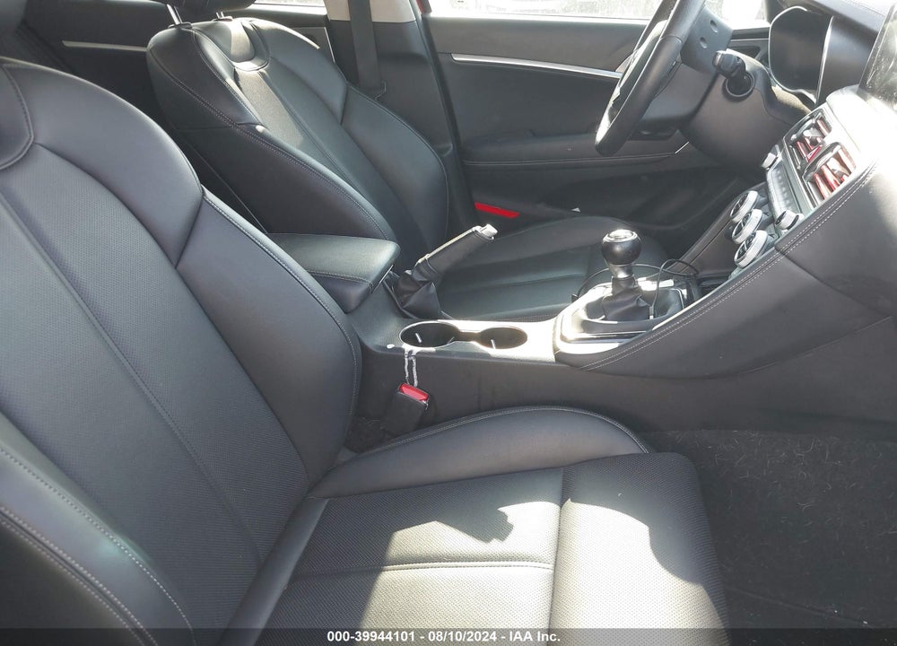 2019 GENESIS G70 2.0T SPORT VIN: KMTG24LA7KU031103