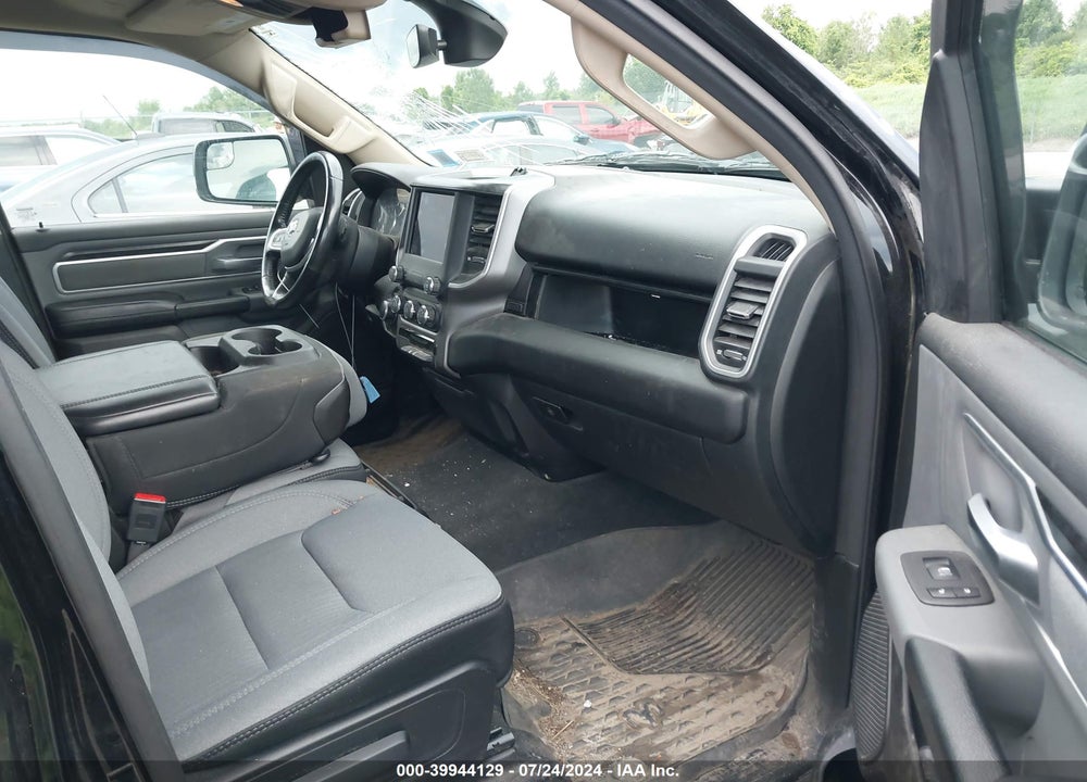2020 RAM 1500 BIG HORN 4X4 5'7 BOX VIN: 1C6RRFFG1LN335643