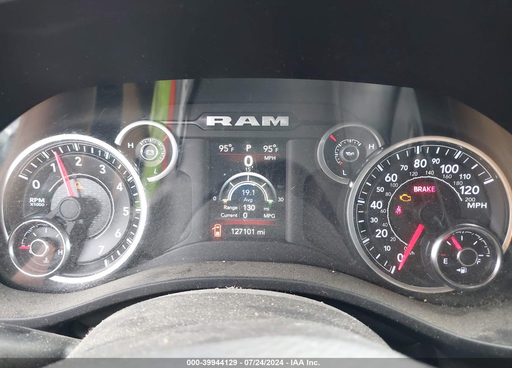 2020 RAM 1500 BIG HORN 4X4 5'7 BOX VIN: 1C6RRFFG1LN335643