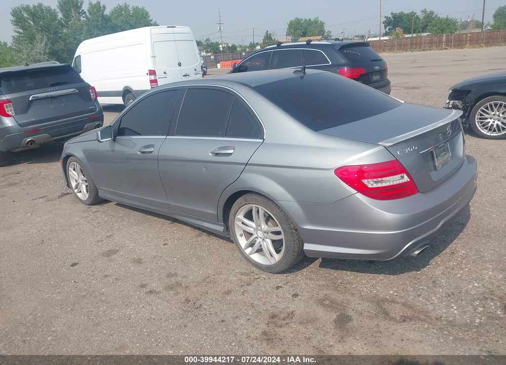 2012 MERCEDES-BENZ C 300 VIN: WDDGF8BB6CR230075