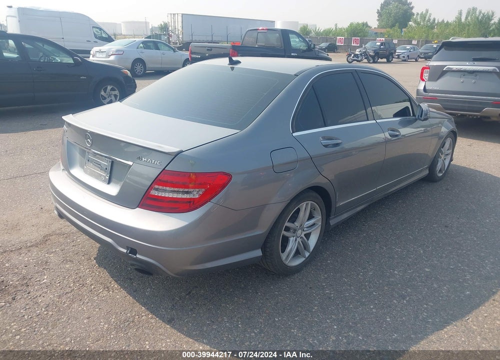 2012 MERCEDES-BENZ C 300 VIN: WDDGF8BB6CR230075