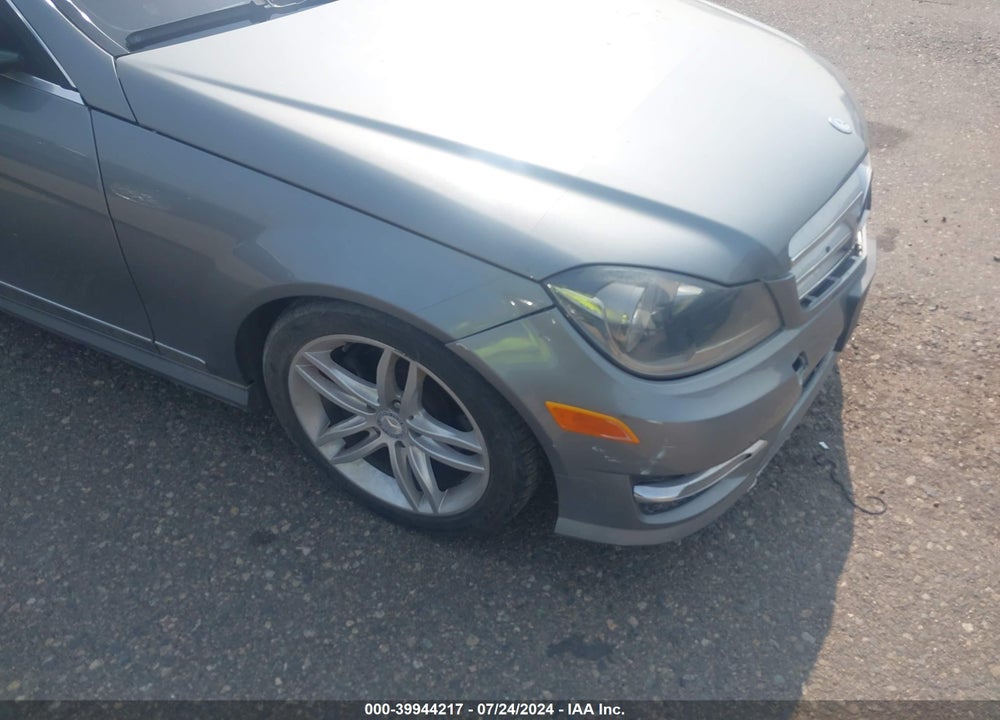 2012 MERCEDES-BENZ C 300 VIN: WDDGF8BB6CR230075