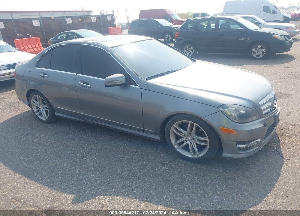 2012 MERCEDES-BENZ C 300 VIN: WDDGF8BB6CR230075