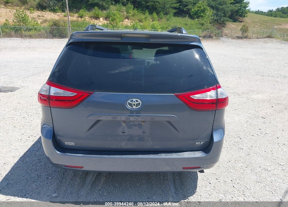 2015 TOYOTA SIENNA XLE 8 PASSENGER VIN: 5TDYK3DC6FS650475