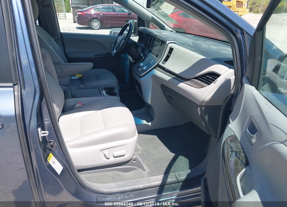 2015 TOYOTA SIENNA XLE 8 PASSENGER VIN: 5TDYK3DC6FS650475