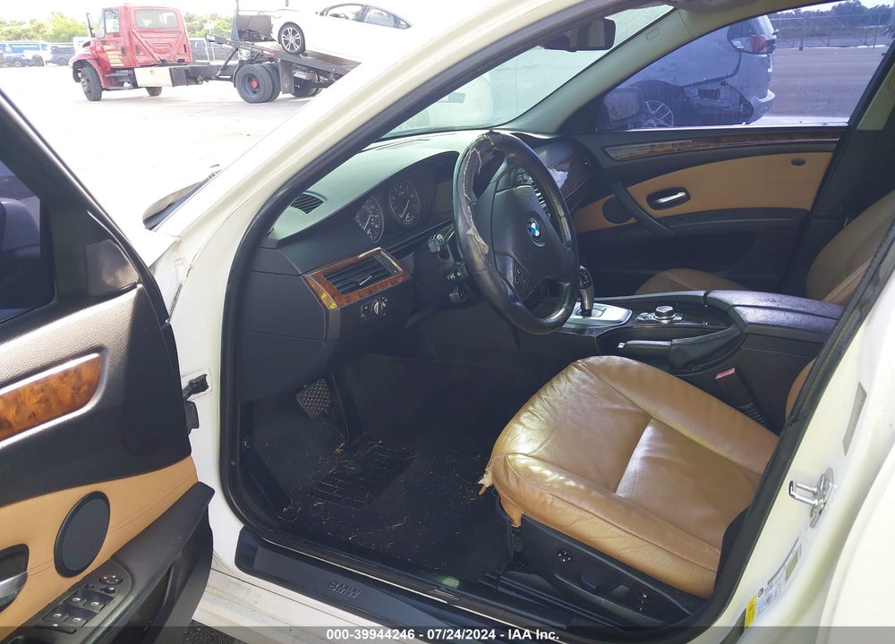 2009 BMW 528I VIN: WBANU53529C122530